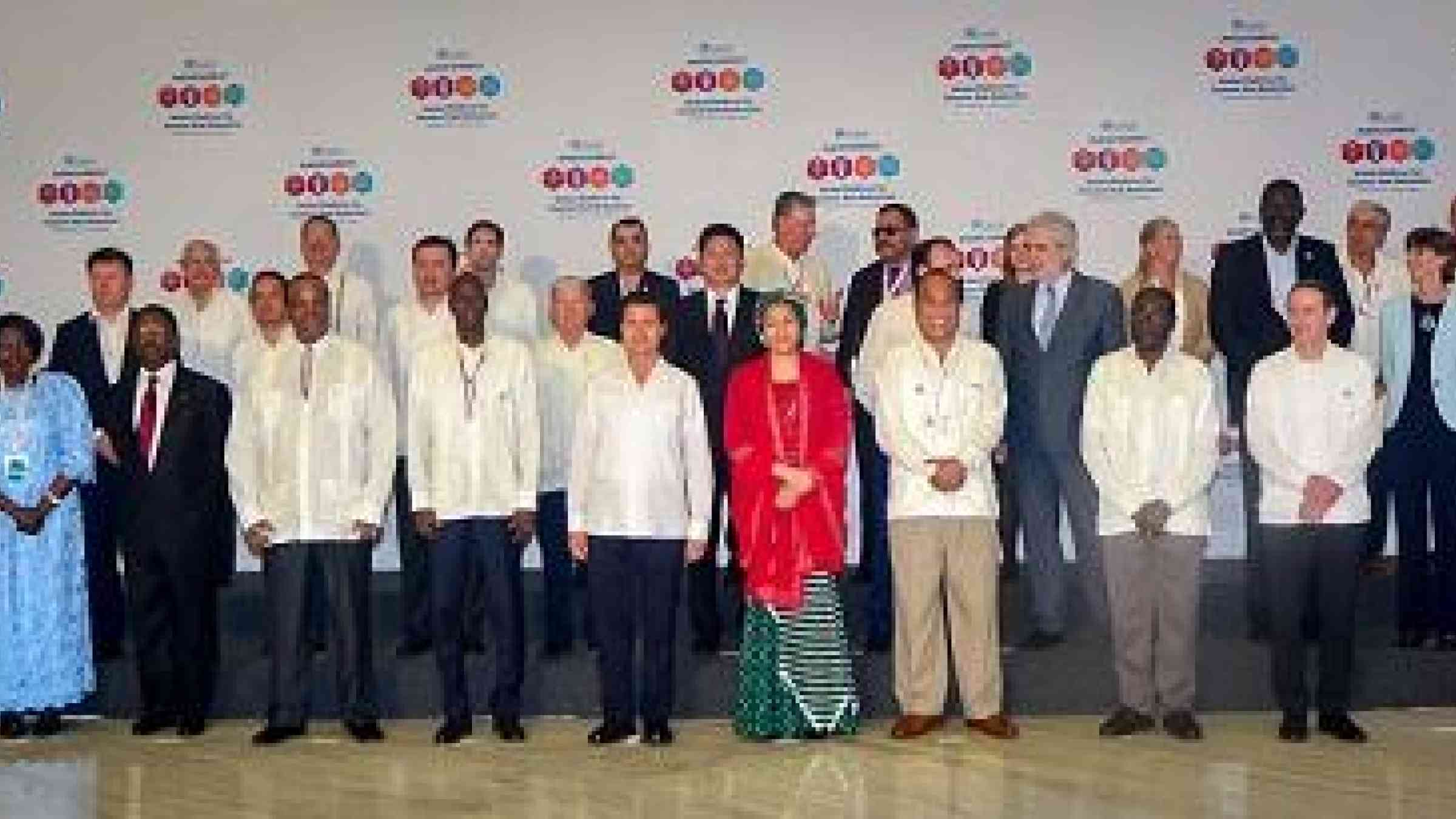 H.E. Mr. Enrique Peña Nieto, the President of Mexico (fourth from left) and Ms. Amina J. Mohammed, Deputy Secretary-General of the United Nations (fifth from left) during the opening ceremony of the Global Platform for Disaster Risk Reduction 2017 (photo: UNISDR)