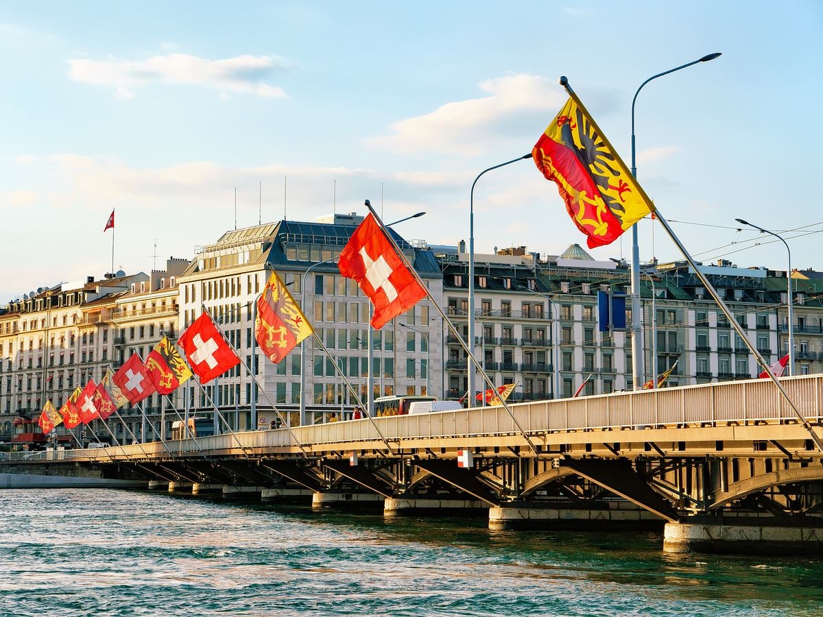 Geneva - Swiss and Geneva flags 