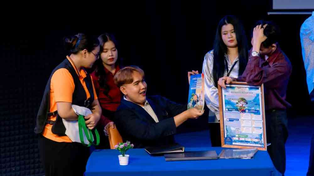 Scene from the interactive role play “ก้าวสู่เมืองรีซิเลียนซ์” (Steps to a Resilient City), where participants explored the key elements of urban resilience through dynamic and engaging storytelling