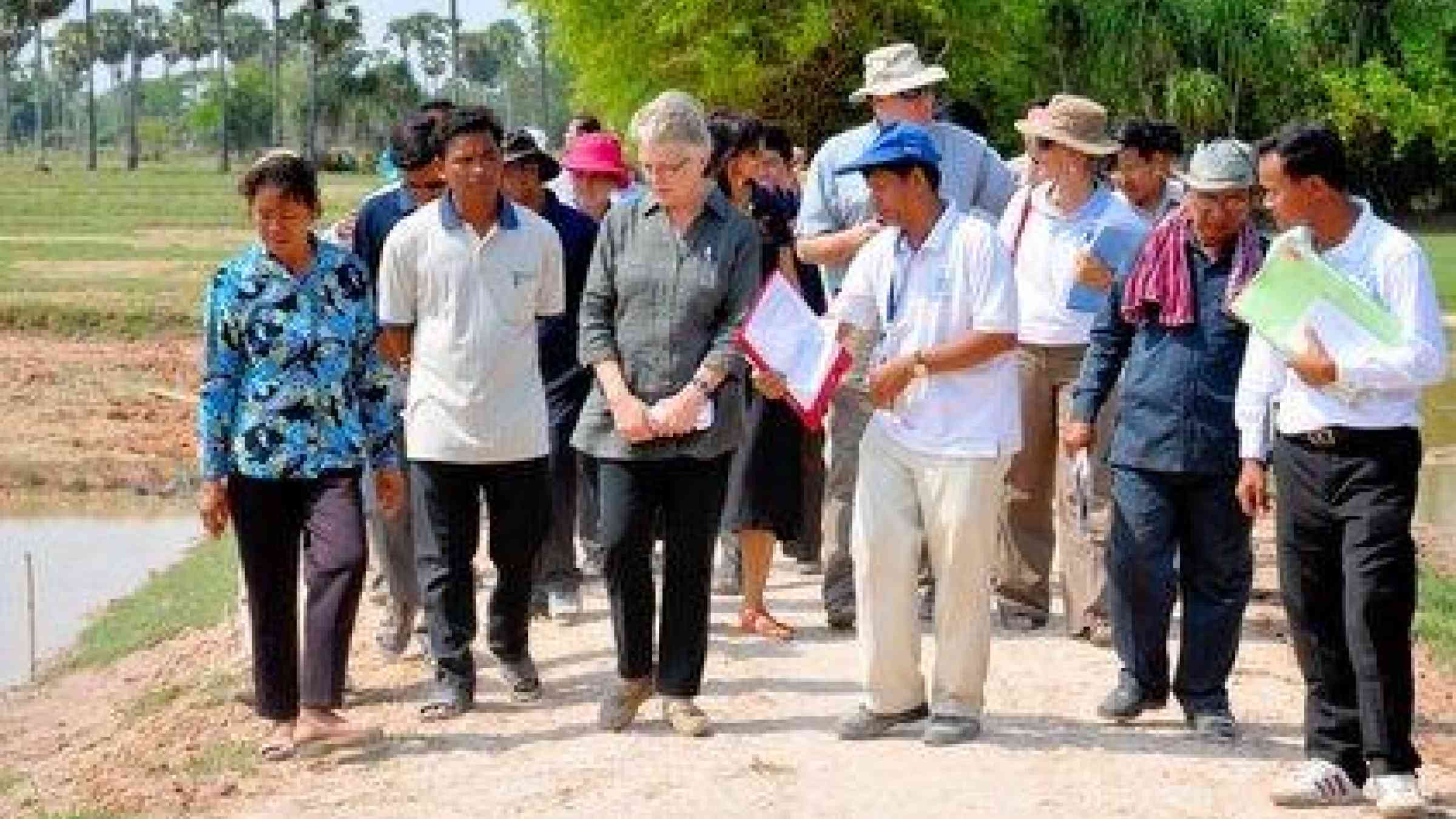 Margareta Wahlström visits community leaders in Prey Veng Town, Prey Veng Province in Cambodia (Photo: Jerry Velasquez)