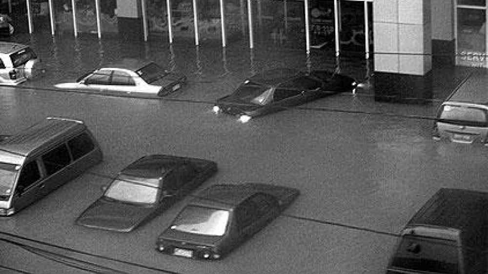 A supermarket in Manila after the tropical Storm "Ondoy" ( Ketsana ), 26 September 2009