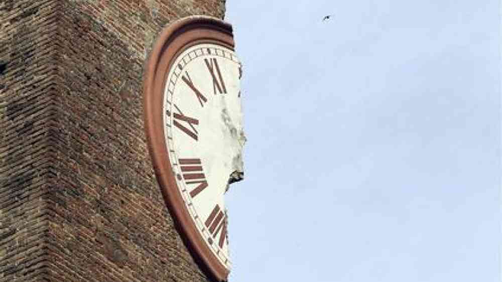 Half of a clock tower in Finale Emilia dating from the 13th century (known as the torre dei modenesi) collapsed following the 2012 earthquake that struck the Emilia-Romagna region. The remaining half fell following an aftershock.