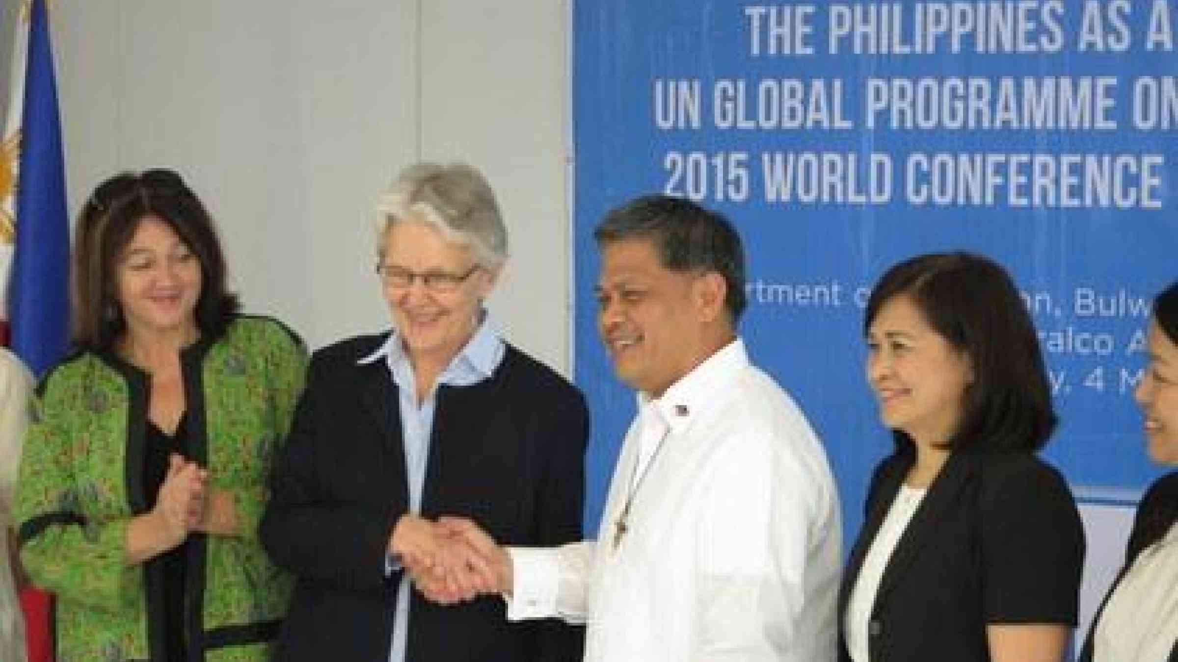 UNISDR head, Margareta Wahlström, with the Secretary of the Philippines' Department of Education, Armin Luistro, at today's launch.
