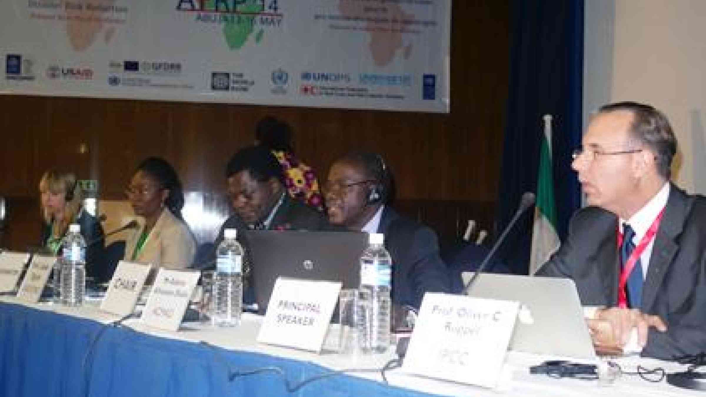 Prof. Oliver Ruppel (extreme right) of the IPCC, keynote speaker on Integrating DRR and Climate Change Adaptation flanked by Chair, Adama Alhassane Diallo, ACMAD, Moderator, Prof. Laban Ogallo, IGAD/ICPAC, Dr. Aida Diongue Niang, Senegal,and Katie Peters, CDKN/ODI. (Photo: UNISDR)
