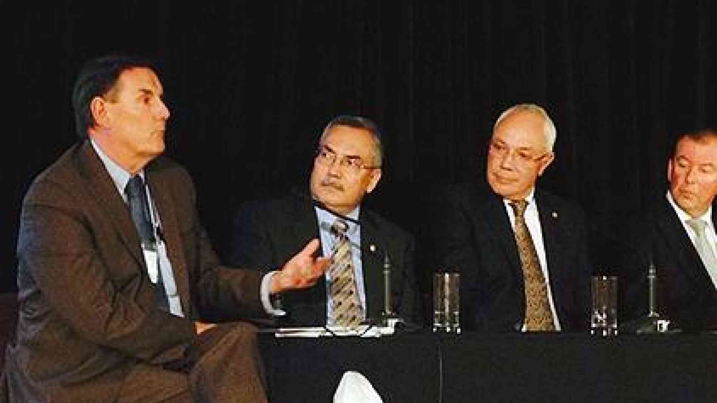 (from left to right) Panel discussion at today's session of New Zealand's first disaster communications conference: Denis McClean, Head of Communications, UNISDR; Robert Jensen, Homeland Security, USA; Sir Bob Parker, former Mayor of Christchurch, New Zealand; and Mark Crosweller, Director-General, Emergency Management, Australia. (Photo: UNISDR)