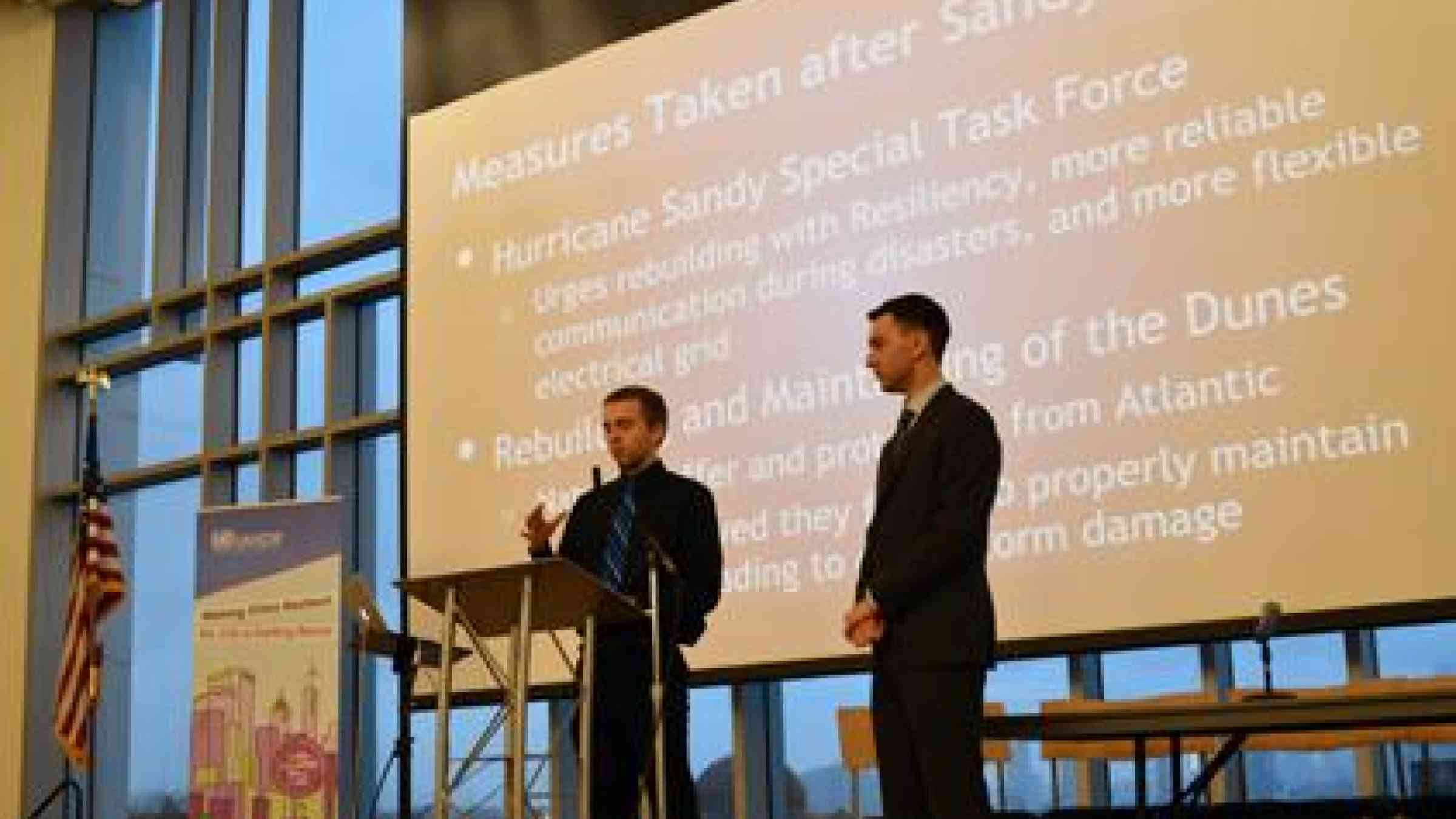 During the course, students Thomas Hrabal and Joseph DeLorenzo present their research on disaster resilience measures in Point Pleasant, New Jersey. (Photo: UNISDR)