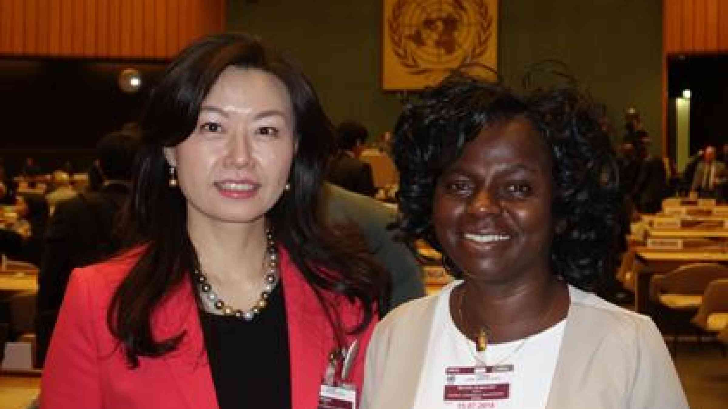 (left to right) Representing Major Groups at today"s Preparatory Committee meetings for the Third UN World Conference on Disaster Risk Reduction, Sandra Wu, Private Sector, and Evelyn Nguleka, Farmers. (Photo: UNISDR)