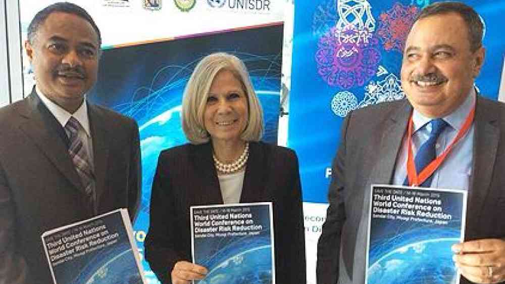 (from l to r): Amjad Abbashar, Head of UNISDR Regional Office for Arab States, Dr. Haifa Abu Ghazaleh, Assistant Secretary-General, League of Arab States, and Dr. Sherif Badr, Chairman, the Egyptian Cabinet Information and Decision Support Centre. (Photo: UNISDR)