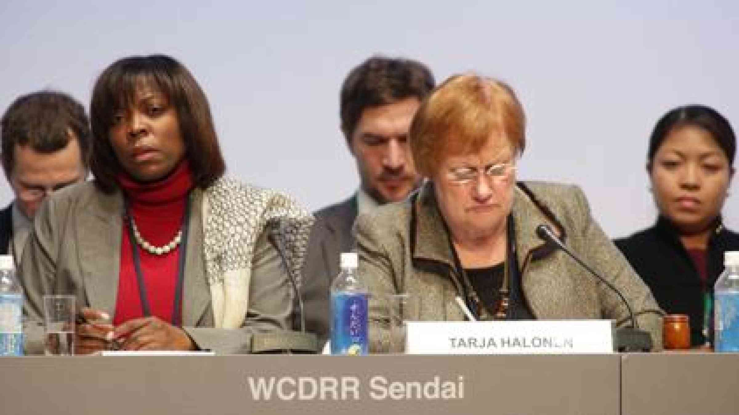 At today's High-Level Dialogue on Mobilizing Women Leaders for DRR, (left) Ertharin Cousin, Executive Director WFP, and the former President of Finland, Tarja Halonen. (Photo: UNISDR)