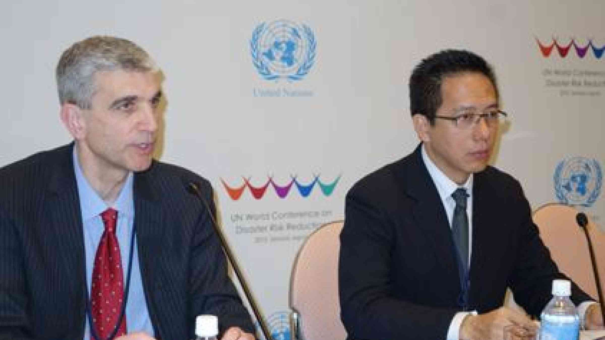 (from left) Dr. Milan Simic, AIR Worldwide, and Jerry Velasquez, UNISDR, briefing the media on a new study on economic losses from natural disasters at the World Conference on Disaster Risk Reduction in Sendai, Japan. (Photo: UNISDR)