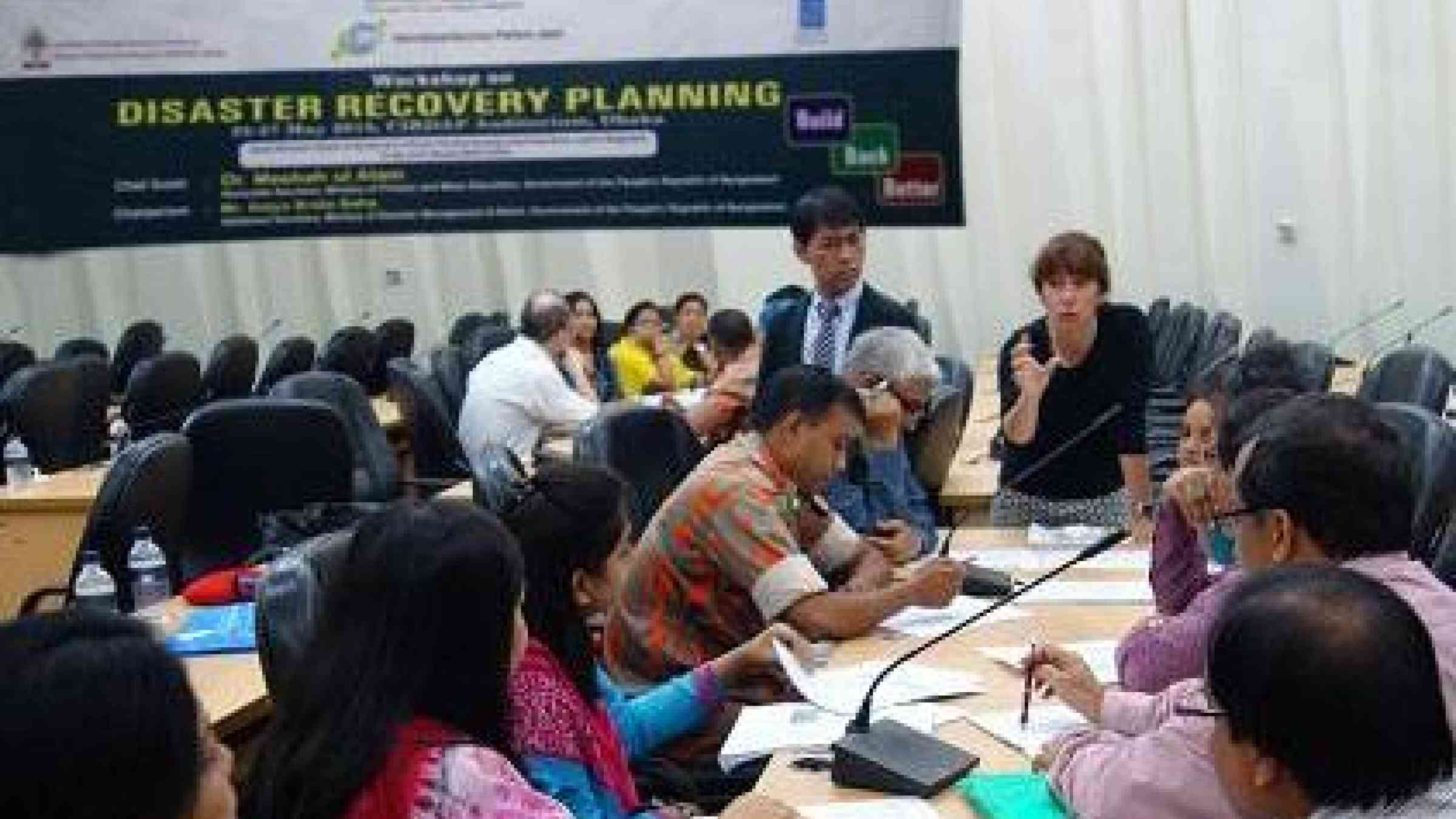 A group discussion in Dhaka on recovery planning among government officials, Fire Service & Civil Defence Directorate of Bangladesh and IRP (Photo: IRP)
