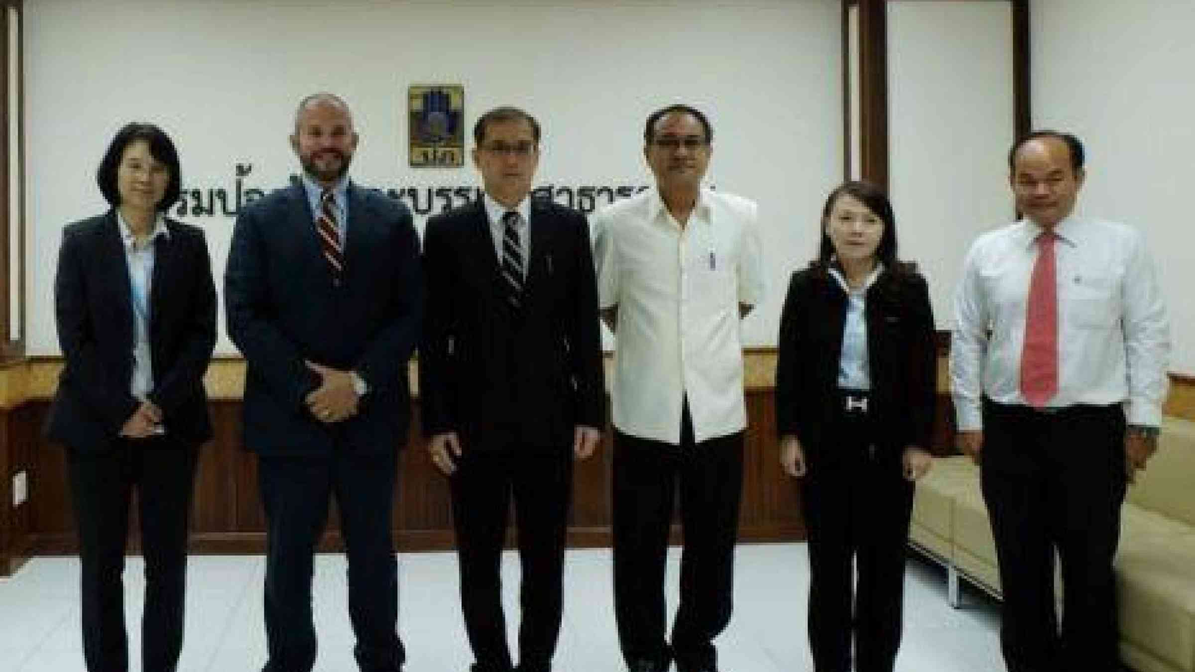 From left to right: UNISDR's Feng Min Kan and Adam Bouloukos with officials from the Thai Disaster Prevention and Mitigation Policy Bureau, Supakit Phopapapan, Deputy Director General,  Kobchai Boonyaorana, Director, Chachadaporn Boonpreeranat, Director of Natural Disaster Policy Section, and  Arun Pinta  of the Research and International Cooperation Bureau (Photo: UNISDR)