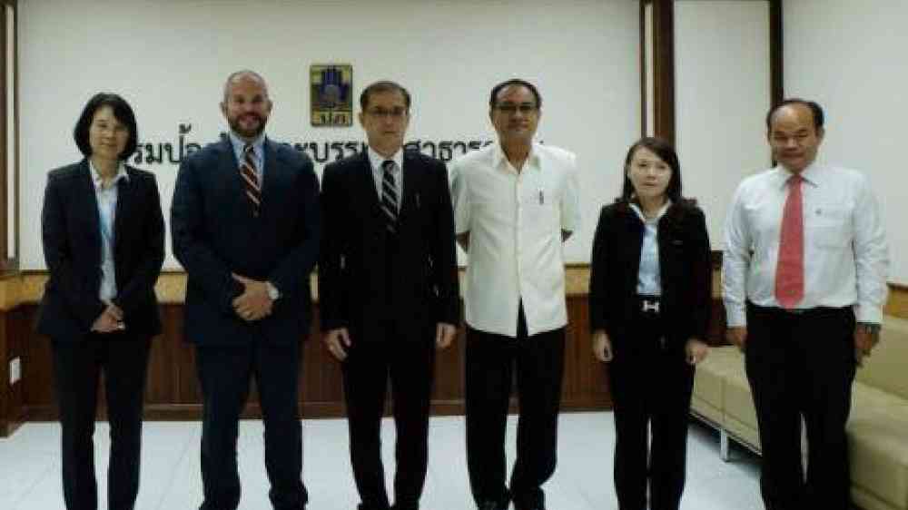 From left to right: UNISDR's Feng Min Kan and Adam Bouloukos with officials from the Thai Disaster Prevention and Mitigation Policy Bureau, Supakit Phopapapan, Deputy Director General,  Kobchai Boonyaorana, Director, Chachadaporn Boonpreeranat, Director of Natural Disaster Policy Section, and  Arun Pinta  of the Research and International Cooperation Bureau (Photo: UNISDR)