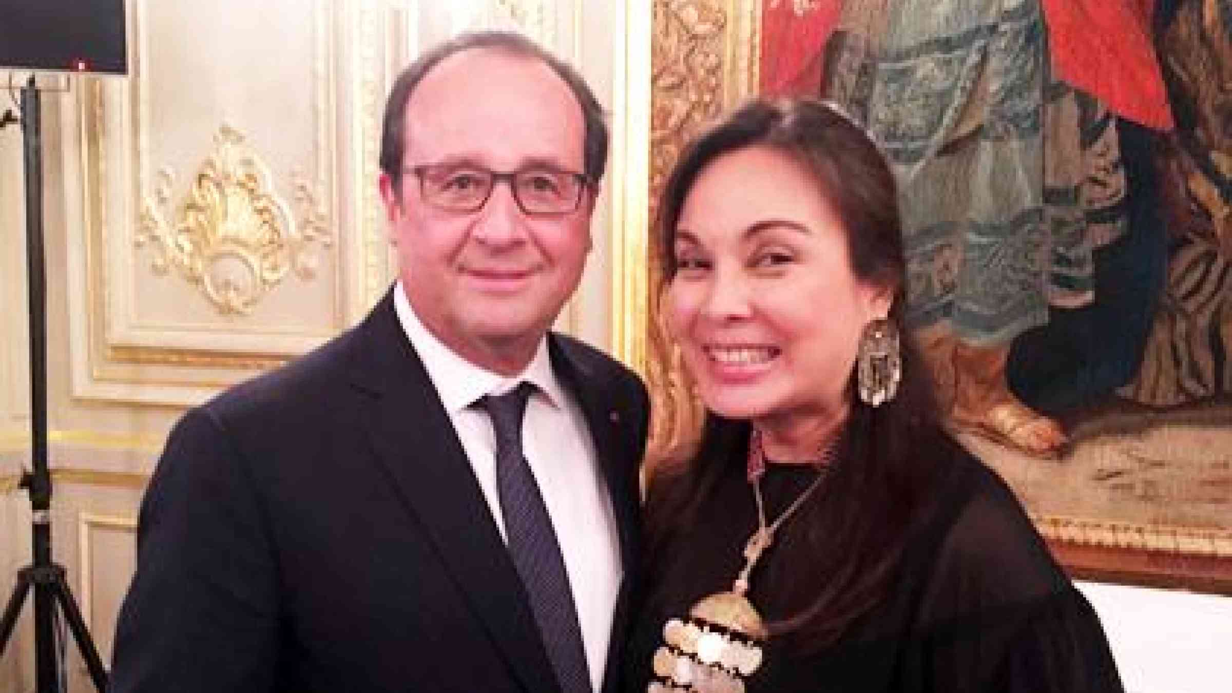 President François Hollande with UNISDR Champion, Senator Loren Legarda at the Summit of the Consciences for the Climate in Paris yesterday. (Photo: UNISDR)