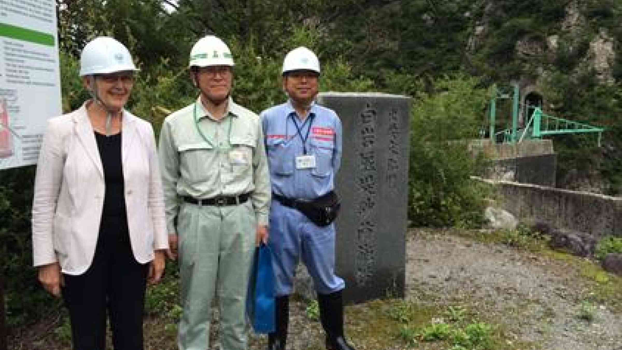 (From left) SRSG Ms. Margareta Wahlström, Mr. Masayuki Hayashi from Toyama Prefectural government, and Mr. Mitsuo Fukuda from Ministry of Land, Infrastructure, and Transport in the area of the main Shiraiwa Sabo Dam in Tateyama Sabo Facilities. (Photo: UNISDR)