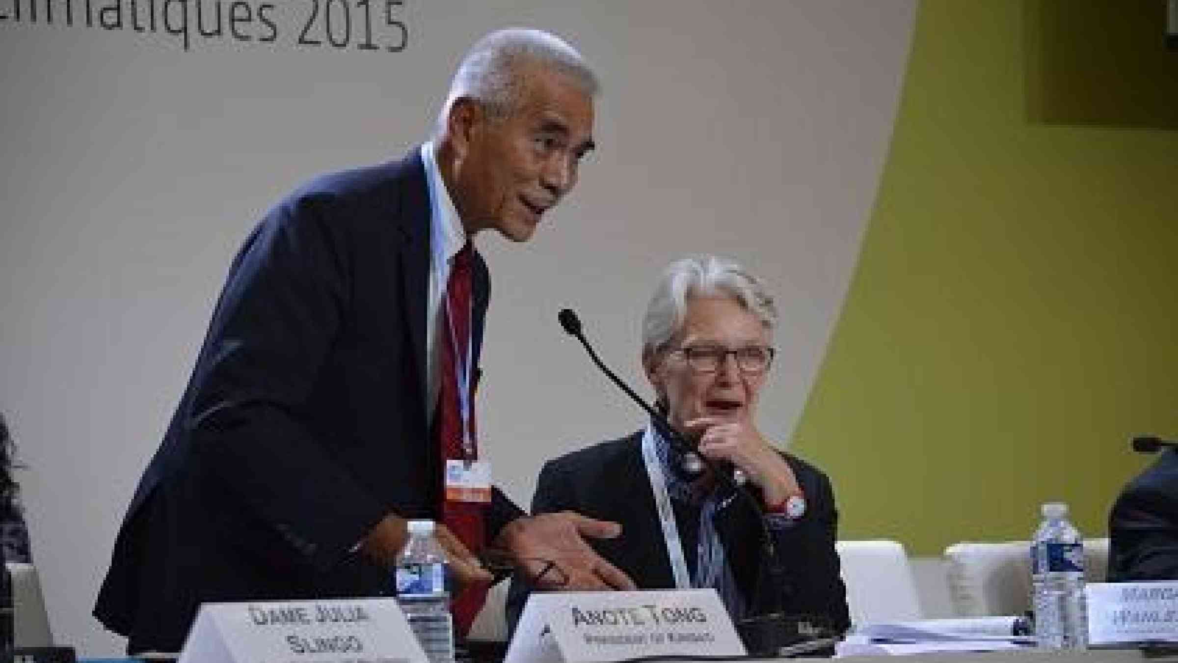 President Anote Tong of Kiribati and Margareta Wahlström, head of UNISDR, shared the podium at Tuesday's COP21 event on the Sendai Framework for Disaster Risk Reduction (Photo: UNISDR)