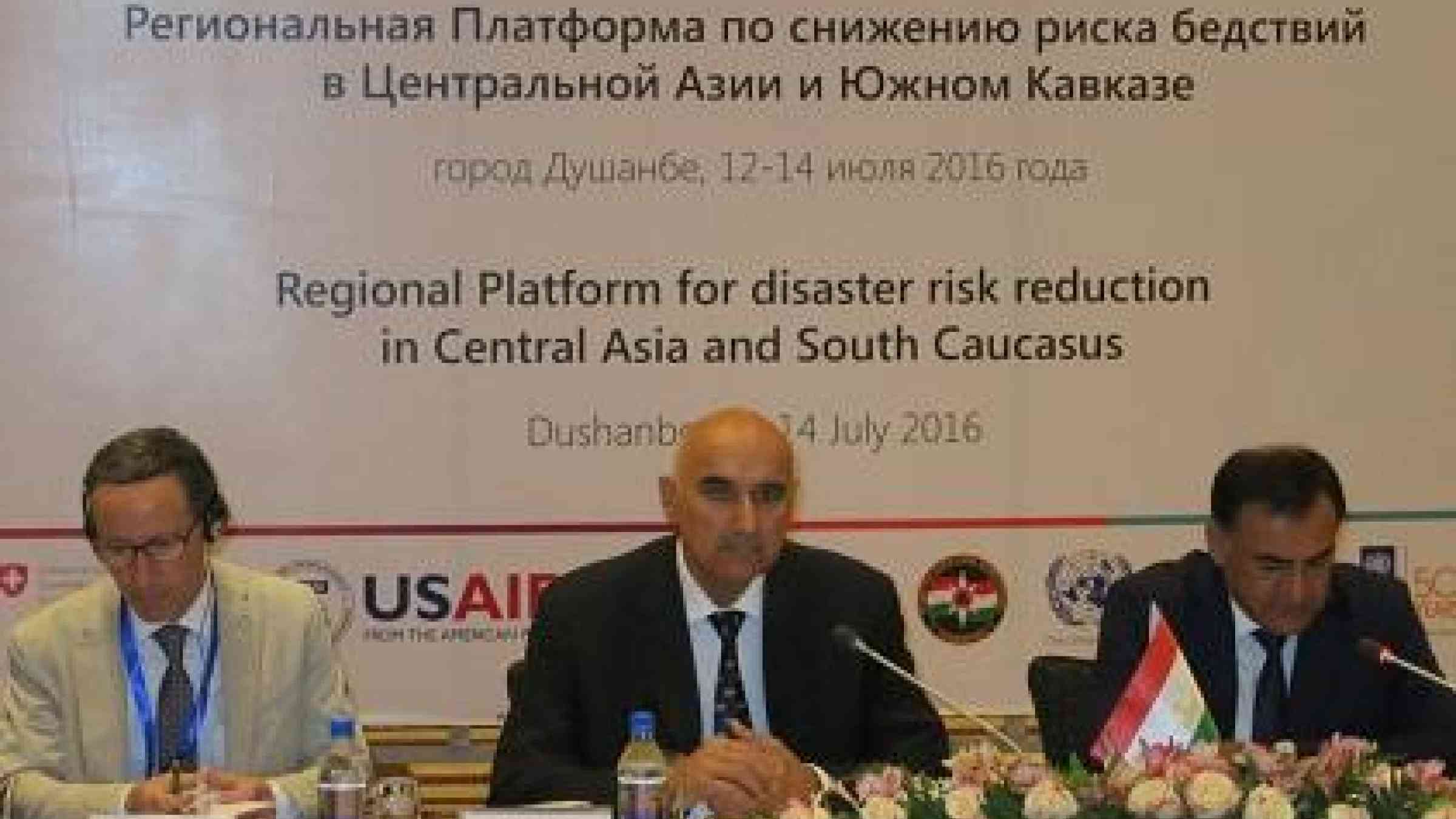 (From left) The UN Secretary-General’s Special Representative for Disaster Risk Reduction, Mr. Robert Glasser, the Deputy Prime Minister of Tajikistan, Mr. Zokirzoda Mahmadtoir Zoir, and the Chairman of Tajikistan's Committee of Emergency Situations, Lt. Gen. Rustam Hazarzoda, at the Regional Platform yesterday. (Photo: UNISDR)