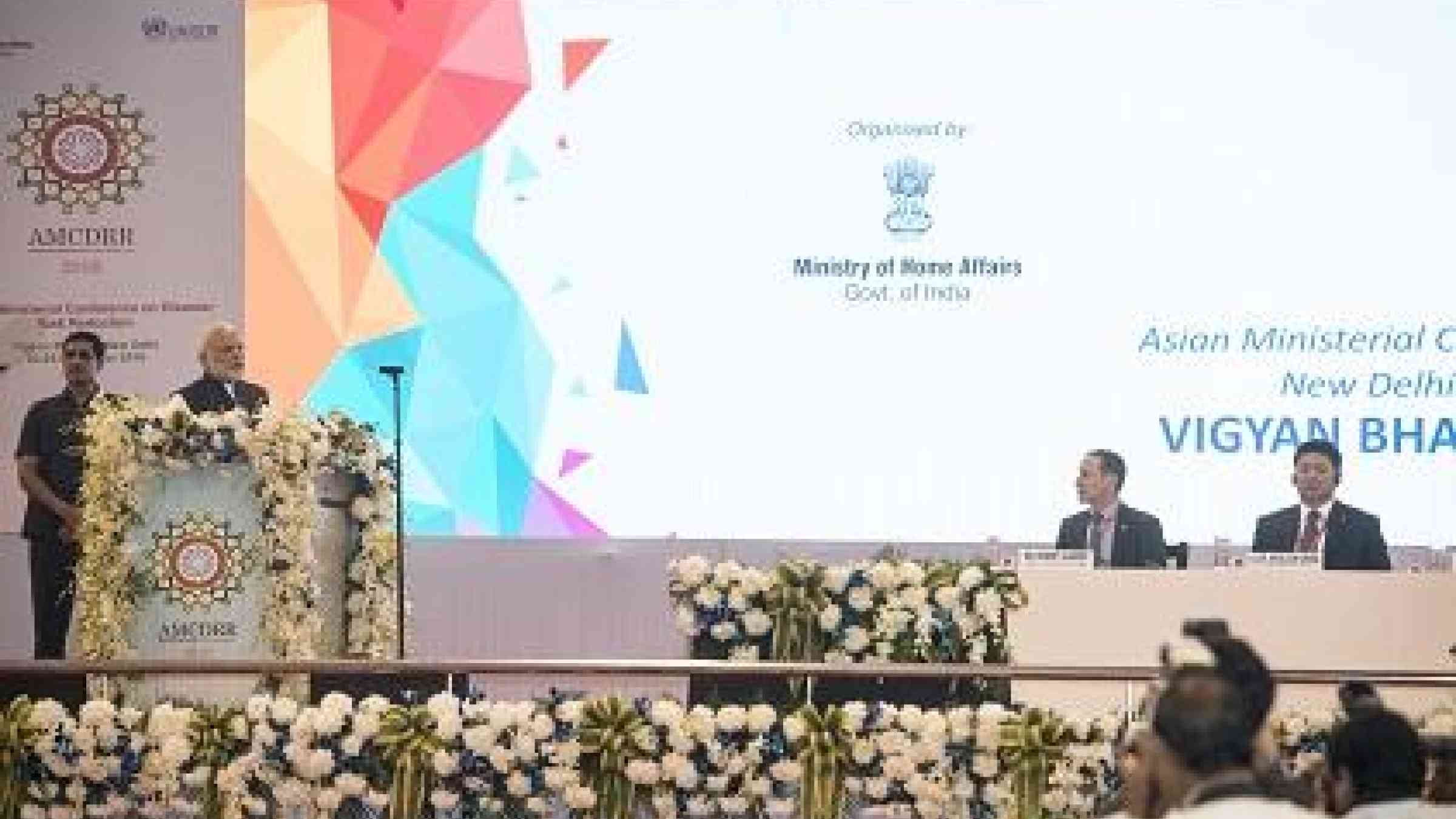 India's Prime Minster, Mr. Narendra Modi, delivering the inaugural address to the Asian Ministerial Conference on Disaster Risk Reduction today in New Delhi, watched by UNISDR Chief, Mr. Robert Glasser (Photo: UNISDR)